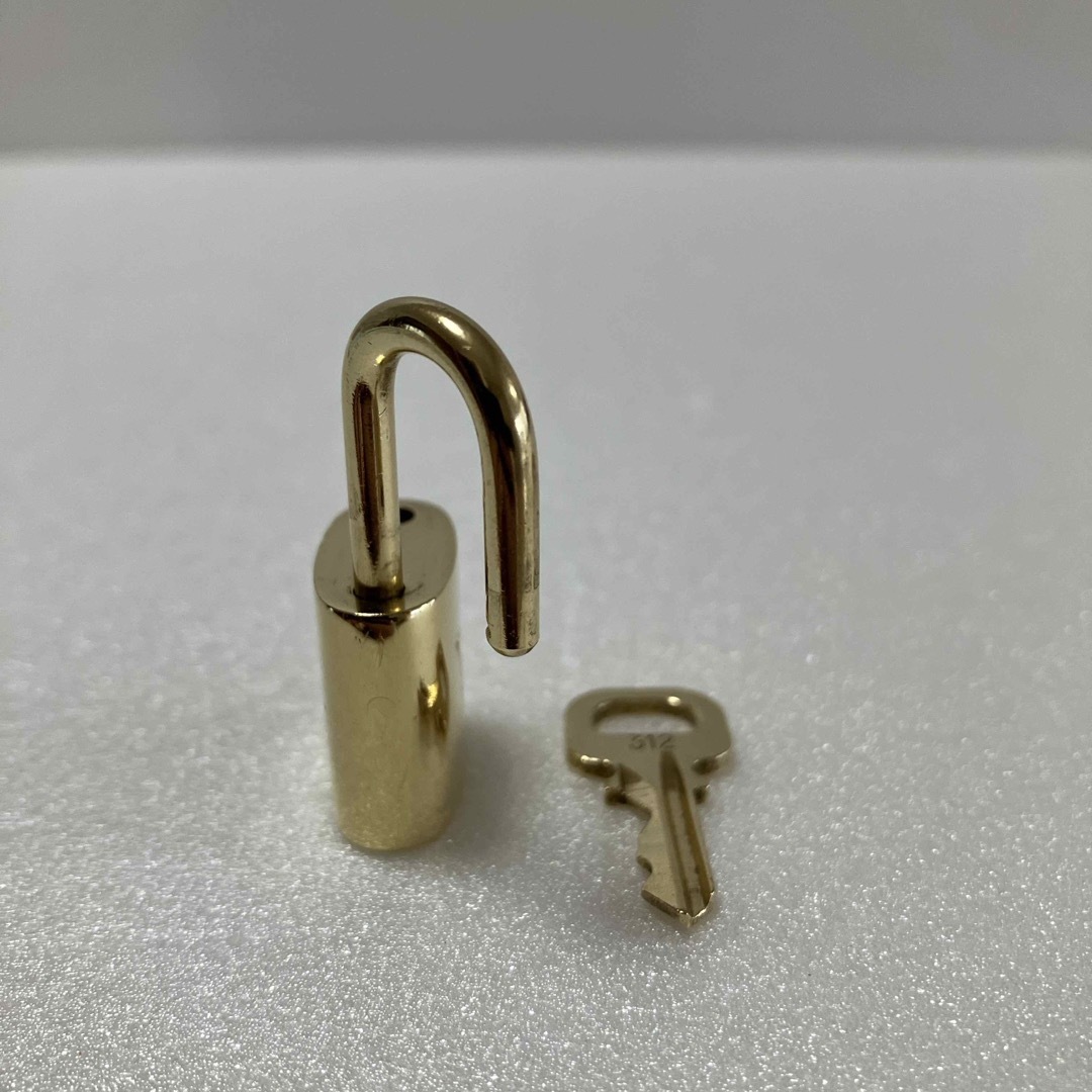 LOUIS VUITTON - LOUISVUITTONパドロック カデナ 南京錠 鍵有り LOUIS VUITTON - LOUISVUITTONパドロック カデナ 南京錠 鍵有り
