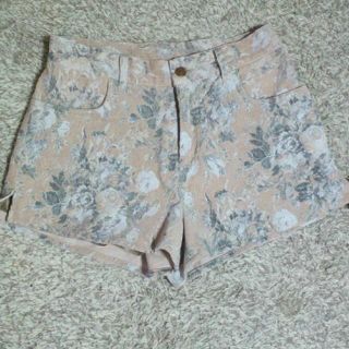 アングリッド(Ungrid)のUngrid 花柄ショートパンツ新品未使(ショートパンツ)