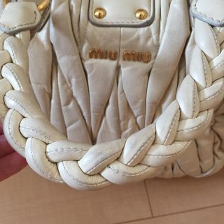 ミュウミュウ(miumiu)の確認ページ  miumiu マトラッセ(ショルダーバッグ)