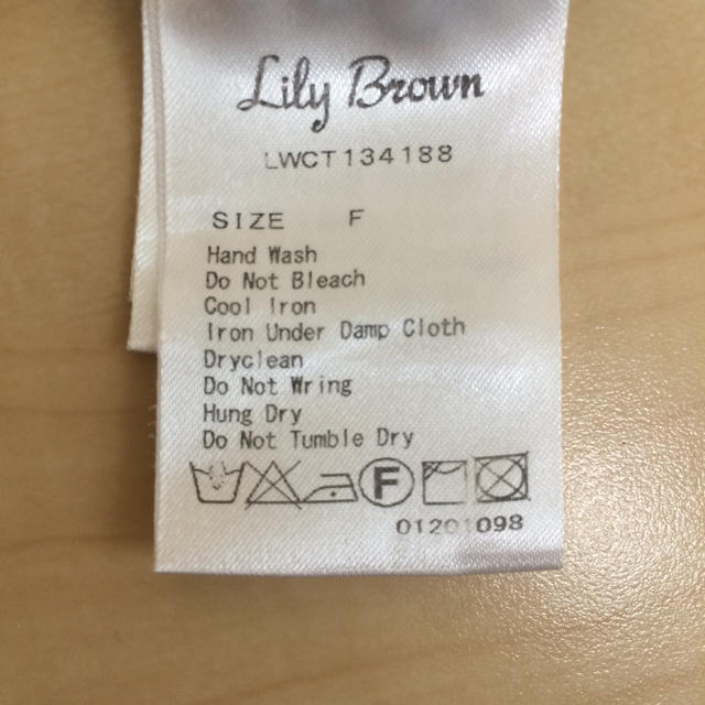 Lily Brown(リリーブラウン)のLily Brown トップス レディースのトップス(シャツ/ブラウス(半袖/袖なし))の商品写真
