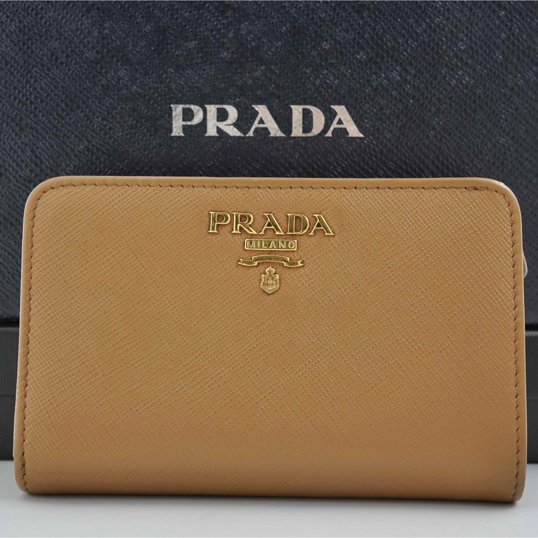 極美品】PRADA プラダ L字 コンパクト ブラウン サフィアーノ 極美品】PRADA プラダ L字 コンパクト ブラウン サフィアーノ