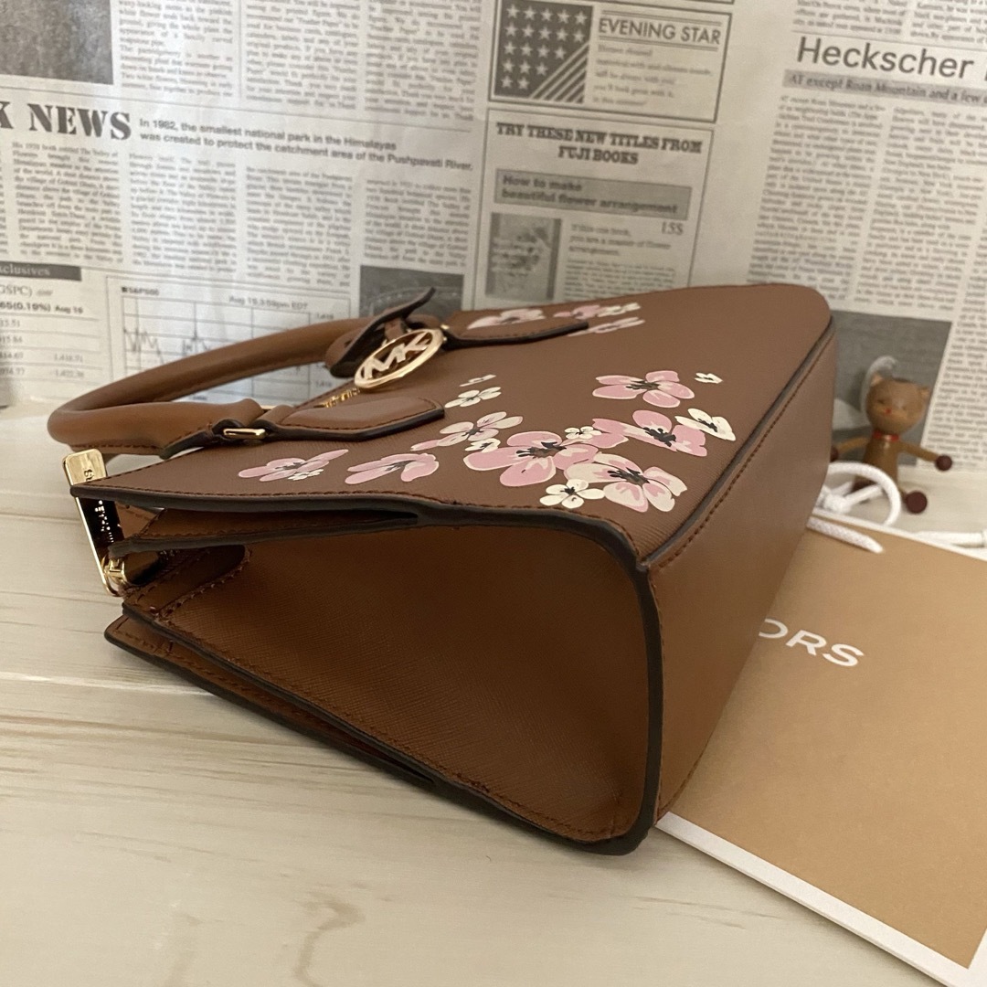 MICHAEL KORS - MICHAEL KORSショルダーバッグ 日本限定 花柄 MICHAEL KORS - MICHAEL KORSショルダーバッグ 日本限定 花柄