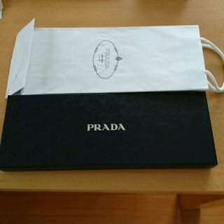 プラダ(PRADA)のPRADA ネクタイ用 箱  ショップ袋付き(ネクタイ)