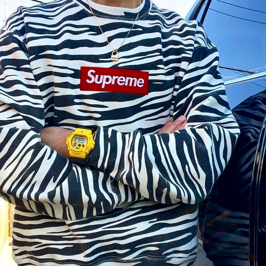Supreme(シュプリーム)のSUPREME BOX LOGO CREWNECK ZEBRA メンズのトップス(スウェット)の商品写真
