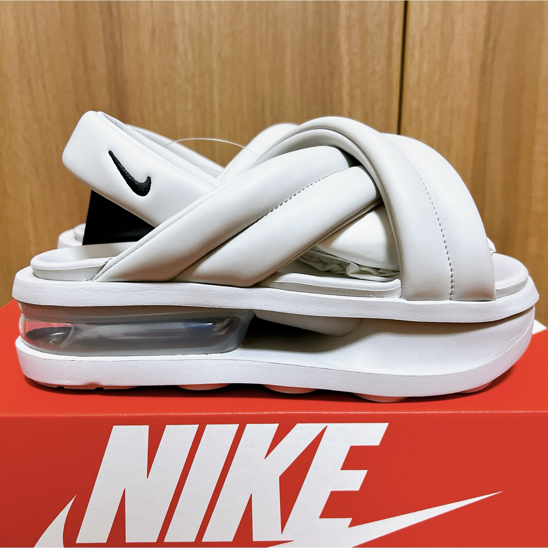 NIKE - NIKE AIR MAX ISLA エアマックスアイラ NEW カラー 24cm NIKE - NIKE AIR MAX ISLA エアマックスアイラ NEW カラー 24cm