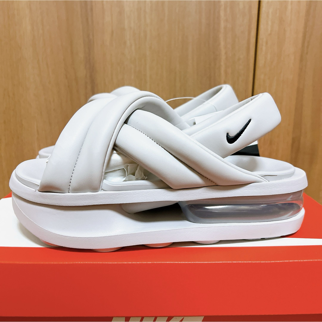 NIKE - NIKE AIR MAX ISLA エアマックスアイラ NEW カラー 24cm NIKE - NIKE AIR MAX ISLA エアマックスアイラ NEW カラー 24cm