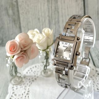 FENDI - 【電池交換済】FENDI フェンディ 腕時計 6000L ズッカ柄 FENDI - 【電池交換済】FENDI フェンディ 腕時計 6000L ズッカ柄