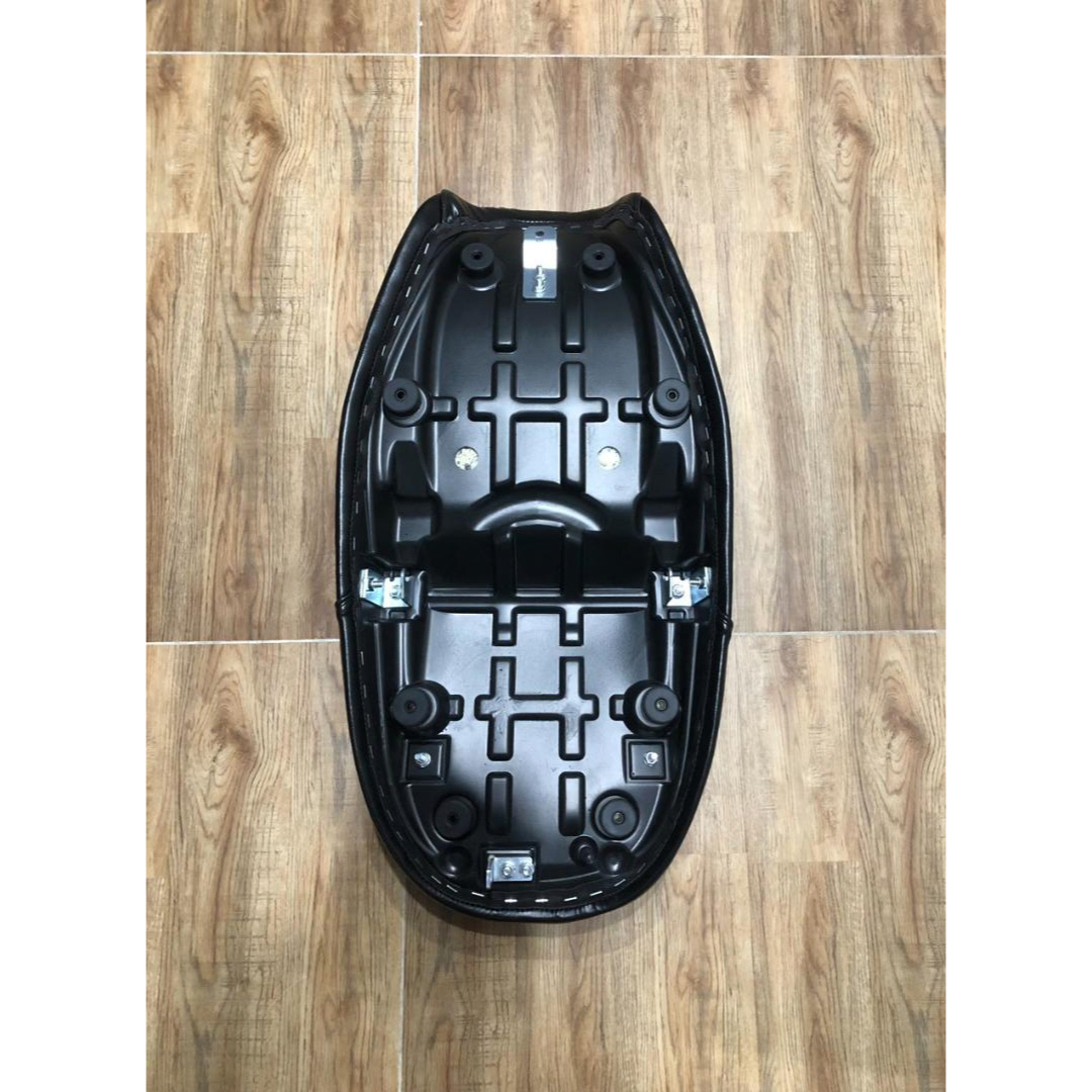 セール中 z900rs シート タックロールシート 焼茶色TYPE3新品の セール中 z900rs シート タックロールシート 焼茶色TYPE3新品の