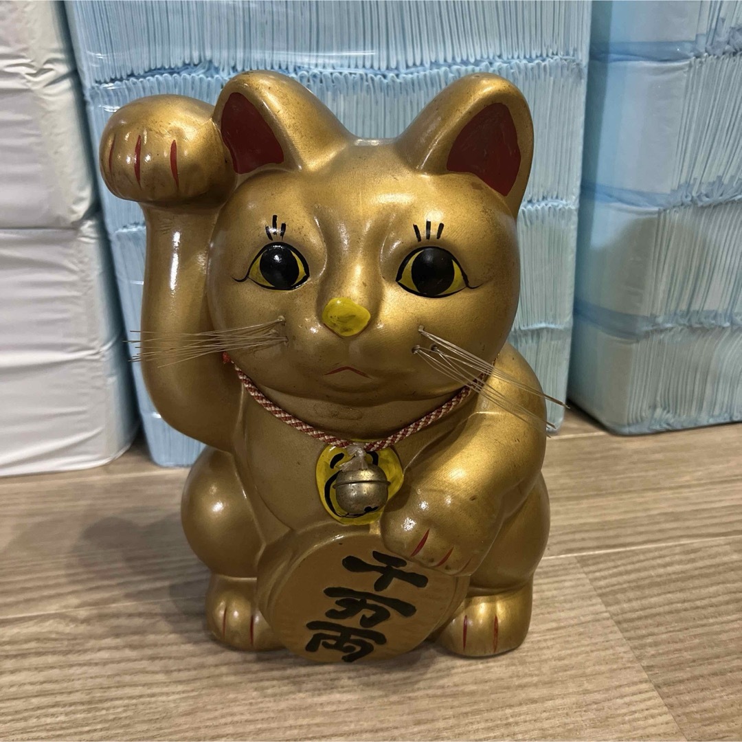 金色 招き猫 まねきねこ 骨董品 アンティーク 昭和 置物の通販 金色 招き猫 まねきねこ 骨董品 アンティーク 昭和 置物の通販