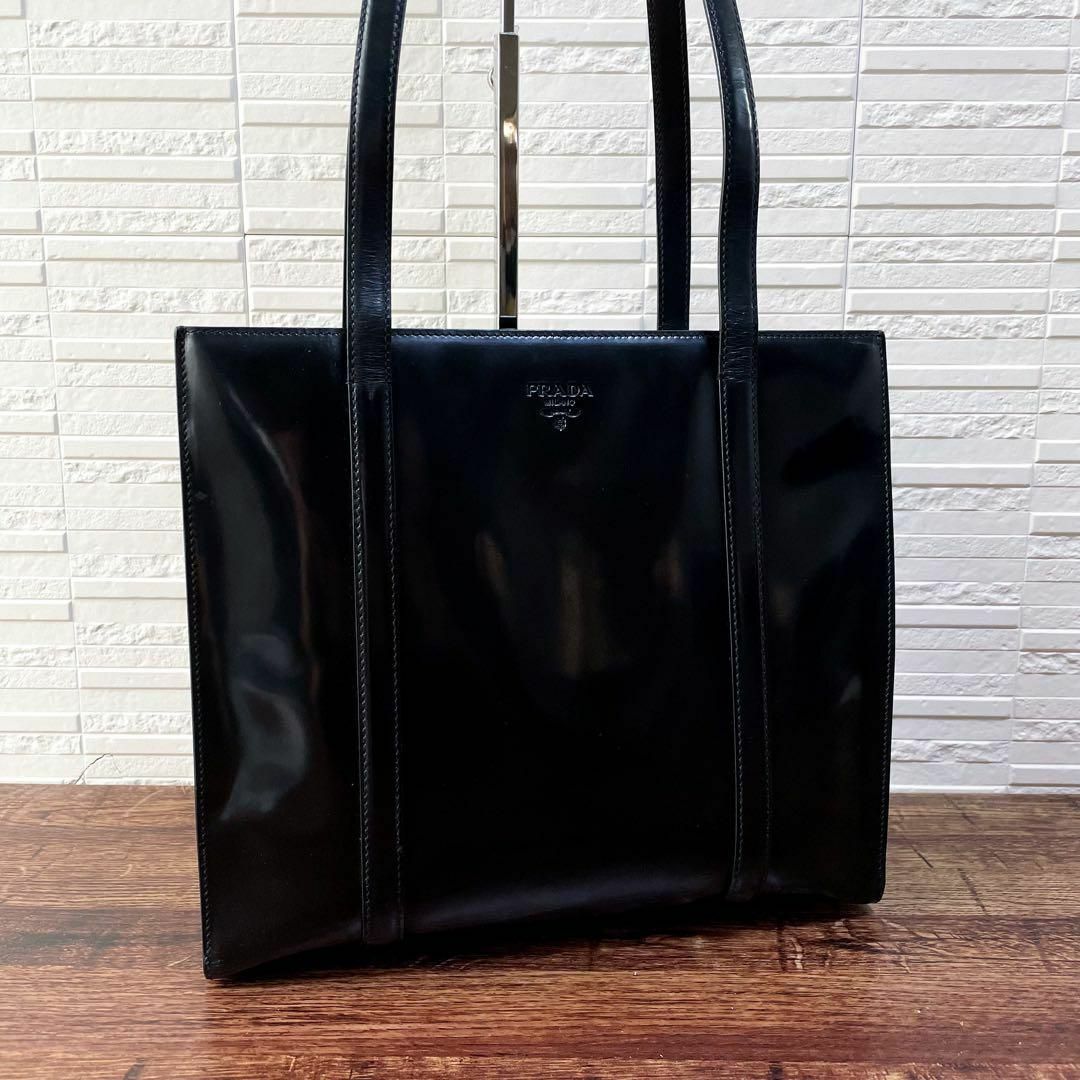 プラダ エナメル パテント レザー ショルダー トート バッグ プラダ エナメル パテント レザー ショルダー トート バッグ