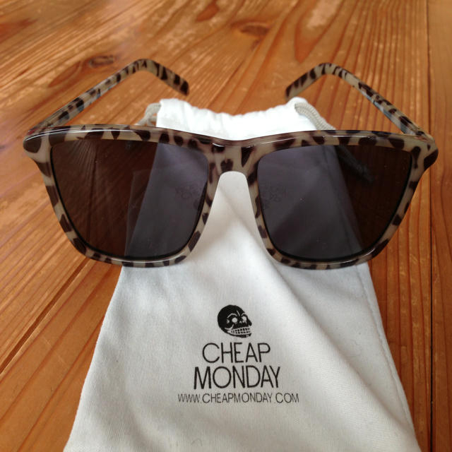 CHEAP MONDAY(チープマンデー)のまき様専用 レディースのファッション小物(サングラス/メガネ)の商品写真