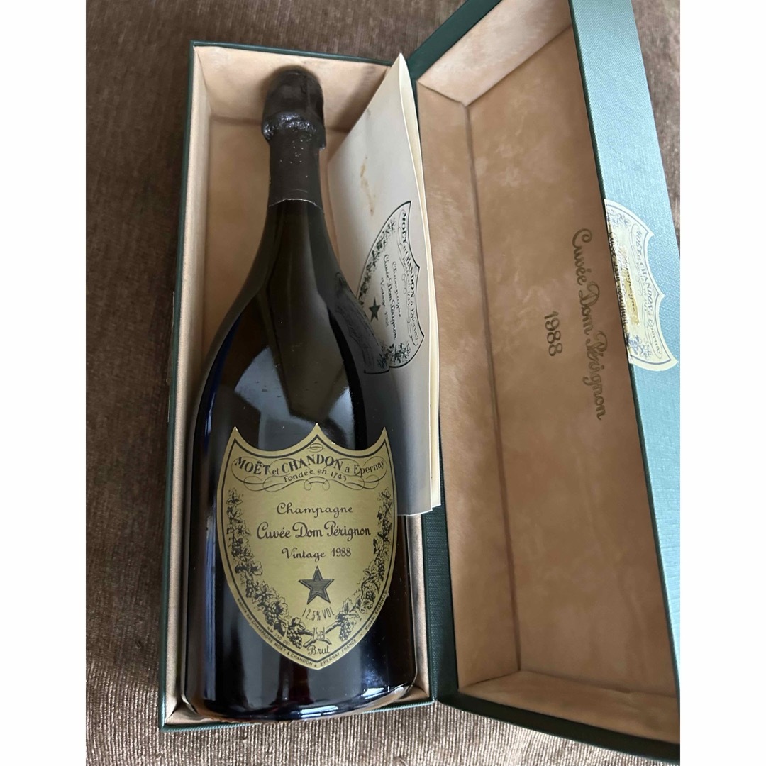 Dom Perignon ドンペリニヨン】 1995 箱入り、冊子付、未開栓(8 Dom Perignon ドンペリニヨン】 1995 箱入り、冊子付、未開栓(8