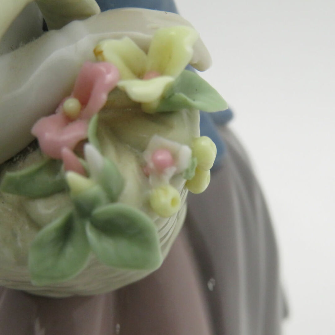 LLADRO リヤドロ 5221「甘い花の香り」 フィギュリン 置物 陶器 LLADRO リヤドロ 5221「甘い花の香り」 フィギュリン 置物 陶器