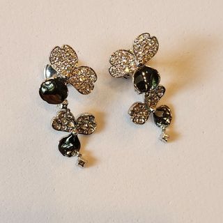 Tiffany & Co.(フラワー ・ ピアス)のフリマアイテム一覧 Tiffany & Co.(フラワー ・ ピアス)のフリマアイテム一覧
