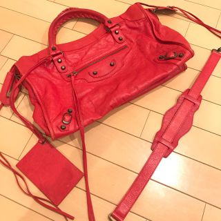 BALENCIAGA(バッグ ・ レッド/赤色系)のフリマアイテム一覧 BALENCIAGA(バッグ ・ レッド/赤色系)のフリマアイテム一覧