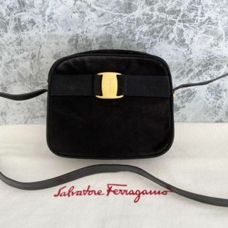 FERRAGAMO(スエード ・ ショルダーバッグ)のフリマアイテム一覧 FERRAGAMO(スエード ・ ショルダーバッグ)のフリマアイテム一覧