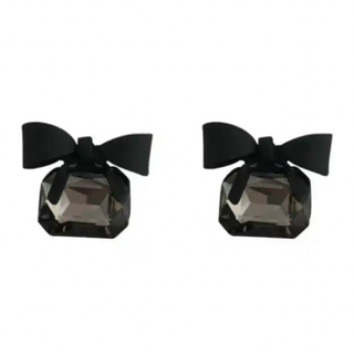❤️ 大人気 ！❤️ 新品 ❤️ リボンピアス 定価3000円 トレンド ピアス(ピアス)