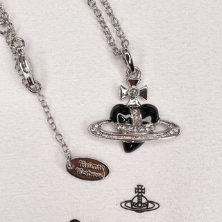 ヴィヴィアンウエストウッド(Vivienne Westwood)のVivienne Westwood オーブ　ディアマンテ　ネックレス　ハート(ネックレス)
