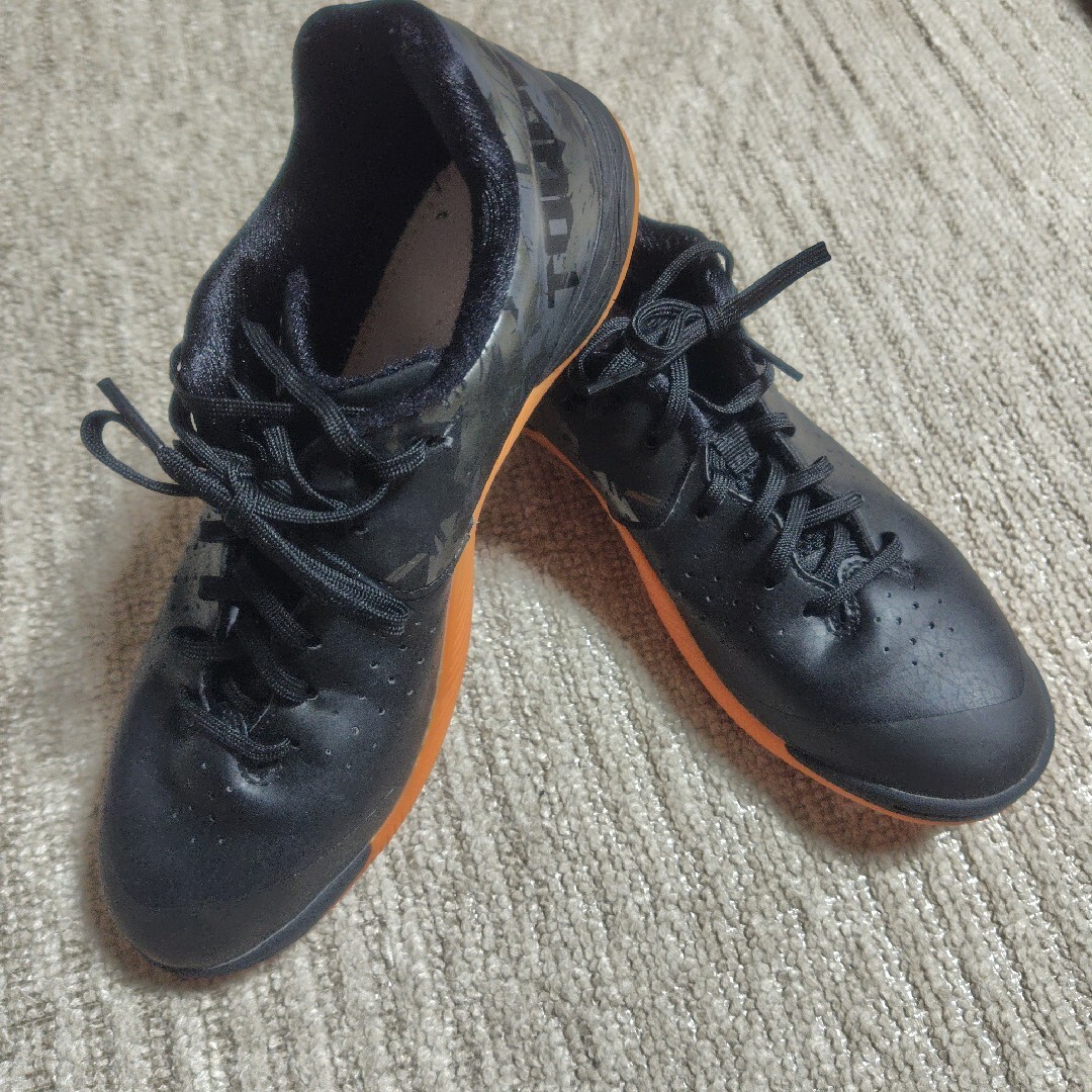 【値下げ】新品未使用 アシックス フットサルシューズ インドア用 27.0 【値下げ】新品未使用 アシックス フットサルシューズ インドア用 27.0