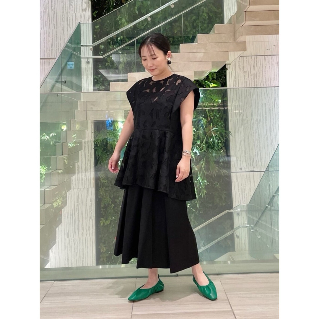 ADORE 半袖 トップス 38 黒 ロングスカートと相性抜群 ADORE 半袖 トップス 38 黒 ロングスカートと相性抜群