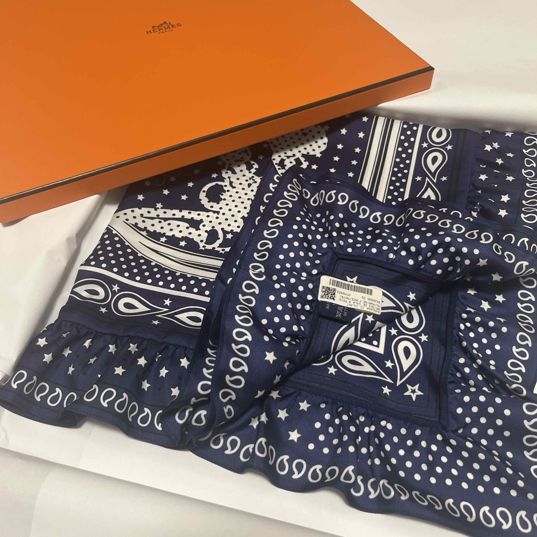 HERMES - エルメス HERMES カレ70 カレ バンダナ フリル 紺 新品 HERMES - エルメス HERMES カレ70 カレ バンダナ フリル 紺 新品