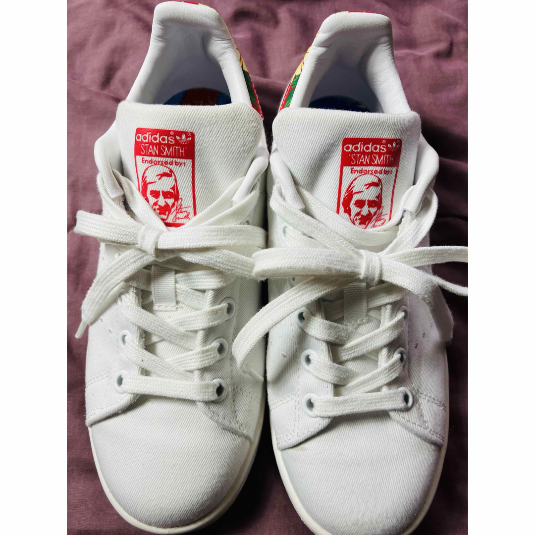 adidas - アディダス☆スタンスミス☆かわいいお花柄☆の通販 by adidas - アディダス☆スタンスミス☆かわいいお花柄☆の通販 by