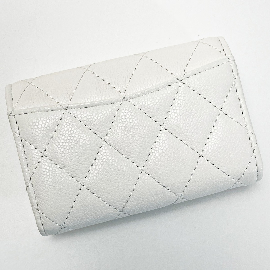 CHANEL - CHANEL シャネル マトラッセ ホワイト キーケース 4連 CHANEL - CHANEL シャネル マトラッセ ホワイト キーケース 4連