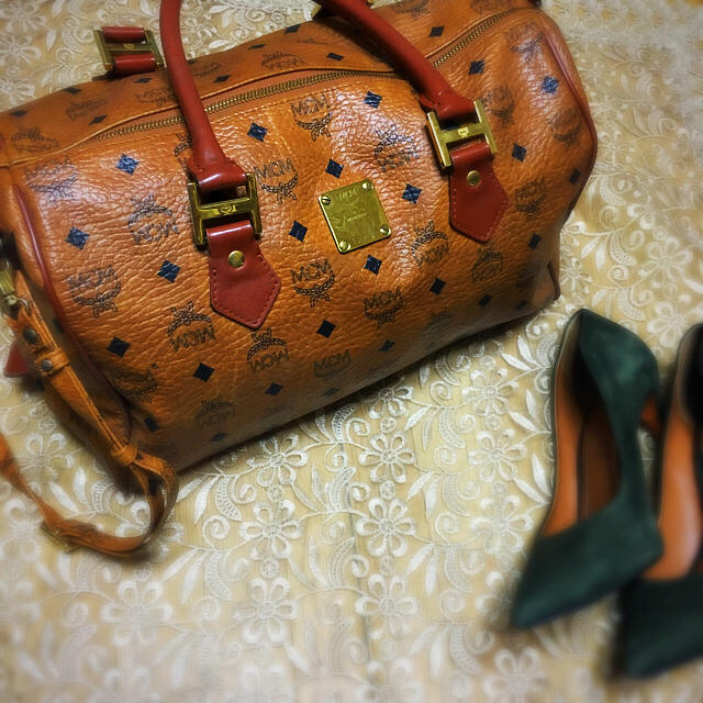 MCM(エムシーエム)の【MCM】Vintage Bag 中ボストン ／お洒落 レトロ used レディースのバッグ(ショルダーバッグ)の商品写真