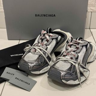 BALENCIAGA(スニーカー ・ シルバー/銀色系)のフリマアイテム一覧 BALENCIAGA(スニーカー ・ シルバー/銀色系)のフリマアイテム一覧