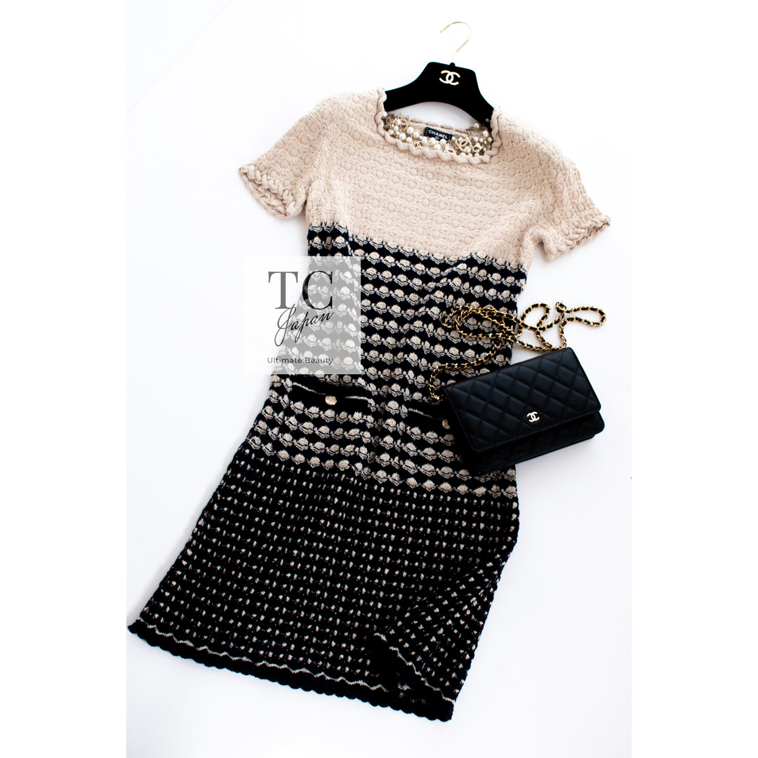 CHANEL - 41万 シャネル ワンピース CHANEL ベージュ ネイビー CHANEL - 41万 シャネル ワンピース CHANEL ベージュ ネイビー