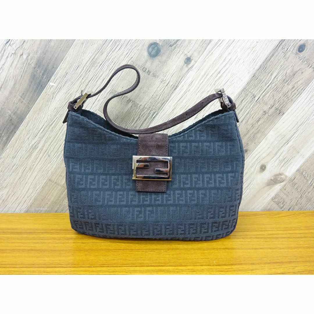 FENDI - K奈281/ FENDI ズッカ レザー ハンドバッグ