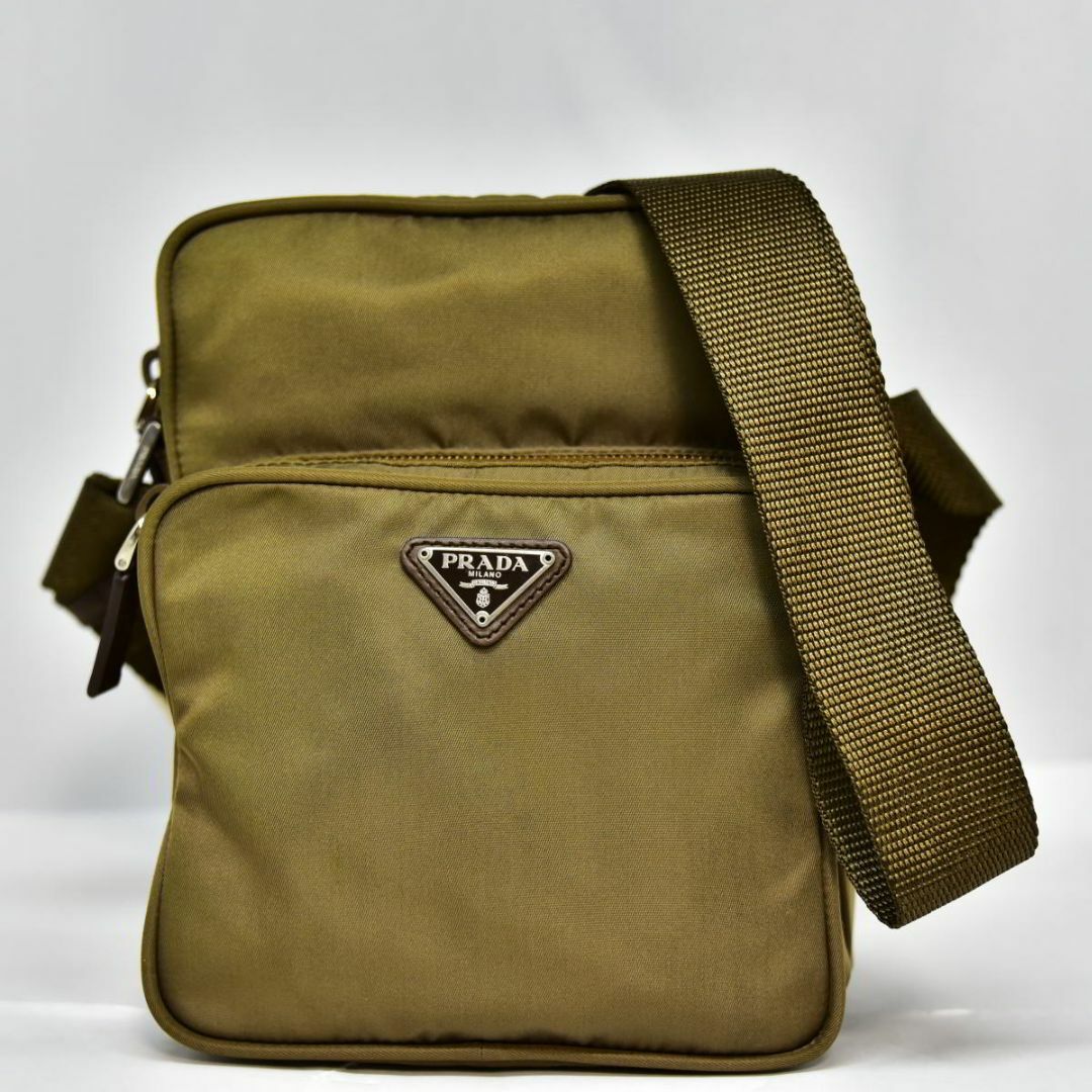 極美品 鑑定済 プラダ PRADA ショルダーバッグ 斜め掛け カーキ 極美品 鑑定済 プラダ PRADA ショルダーバッグ 斜め掛け カーキ