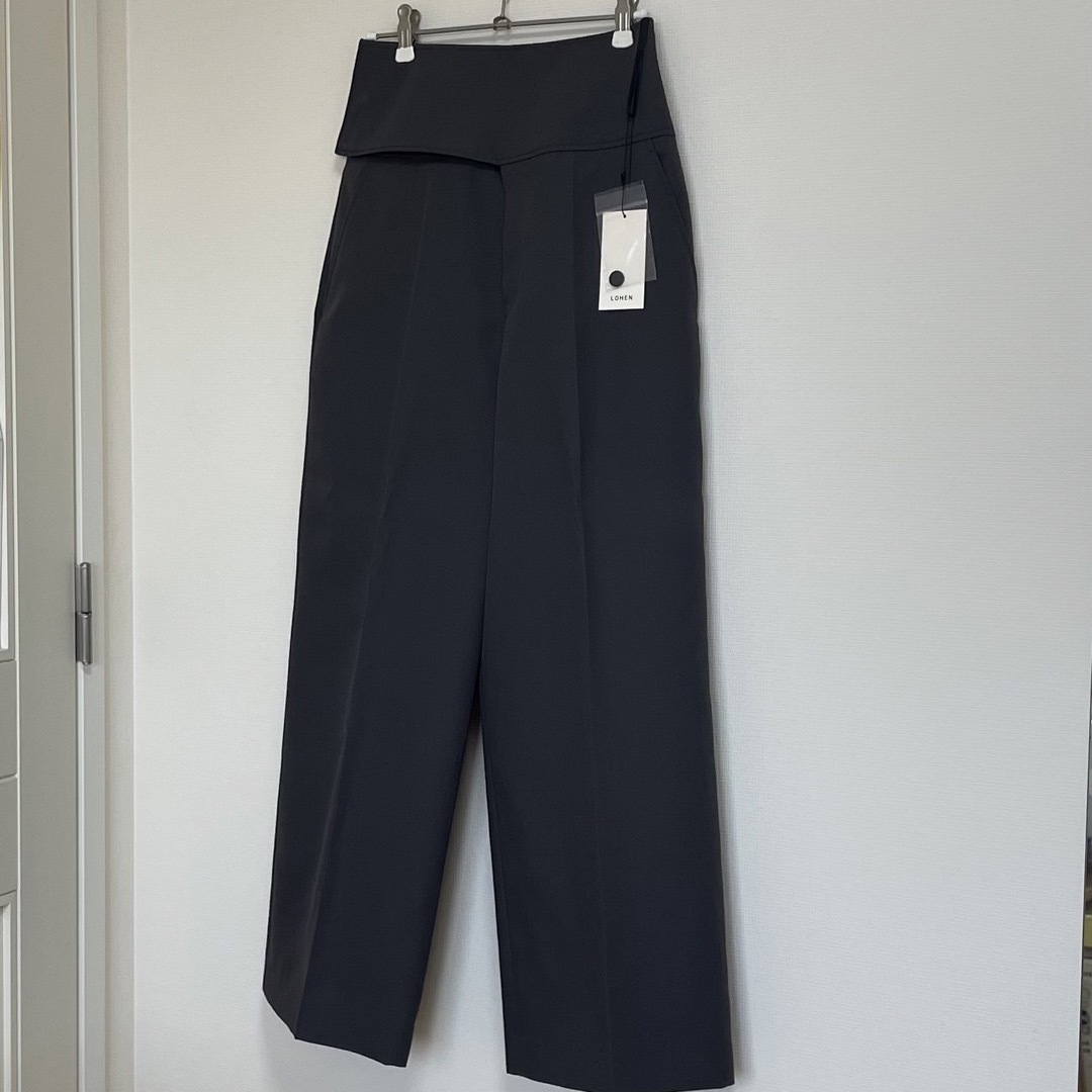 新品タグ付】LOHEN ワイドベルトストレートパンツ(Gray・36) 新品タグ付】LOHEN ワイドベルトストレートパンツ(Gray・36)