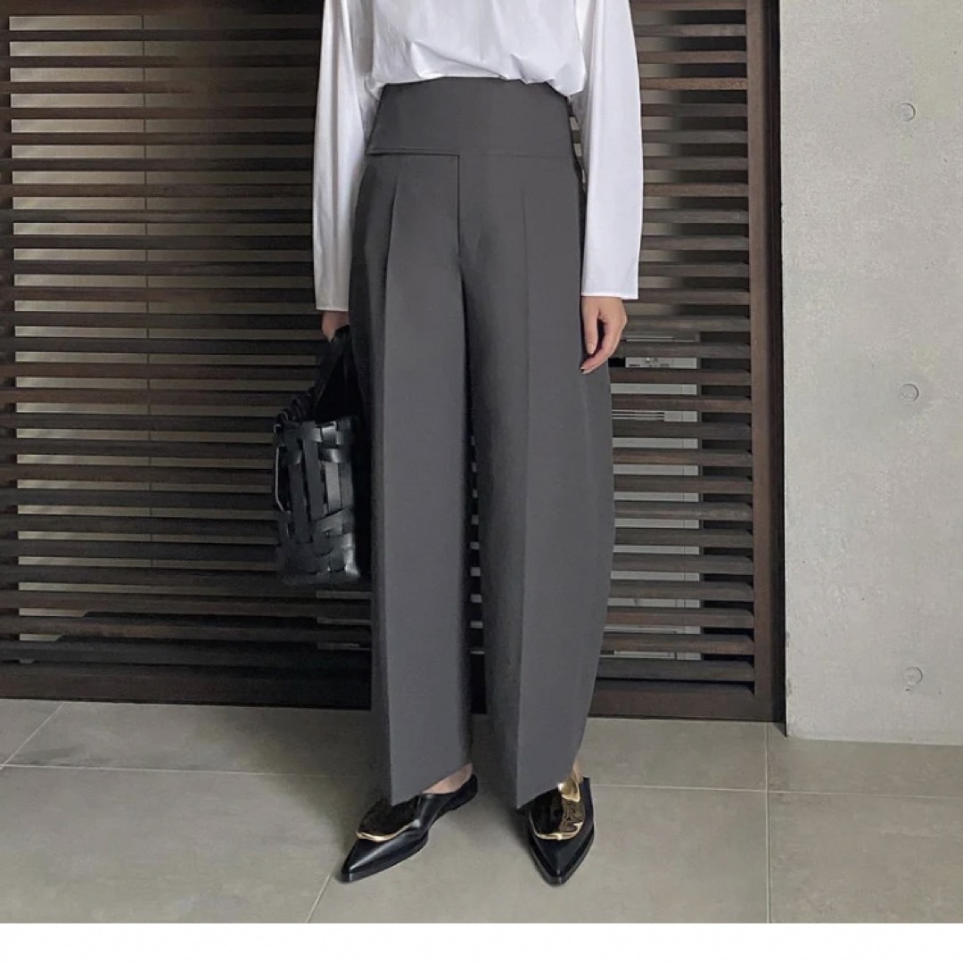 新品タグ付】LOHEN ワイドベルトストレートパンツ(Gray・36) 新品タグ付】LOHEN ワイドベルトストレートパンツ(Gray・36)
