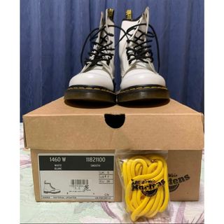 ドクターマーチン(Dr.Martens)のDR. MARTENS 8 ホール箱と未使用の靴紐付き。(ブーツ)