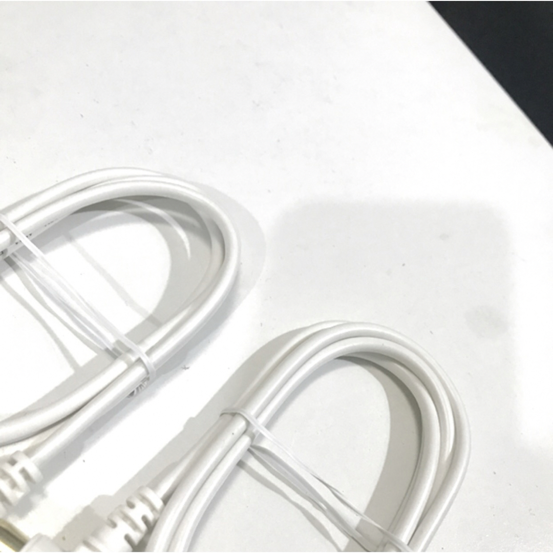 テレビ線x２【TVとレコーダーを繋ぐ際や、分波器、分配器に】1mアンテナケーブル スマホ/家電/カメラのテレビ/映像機器(映像用ケーブル)の商品写真
