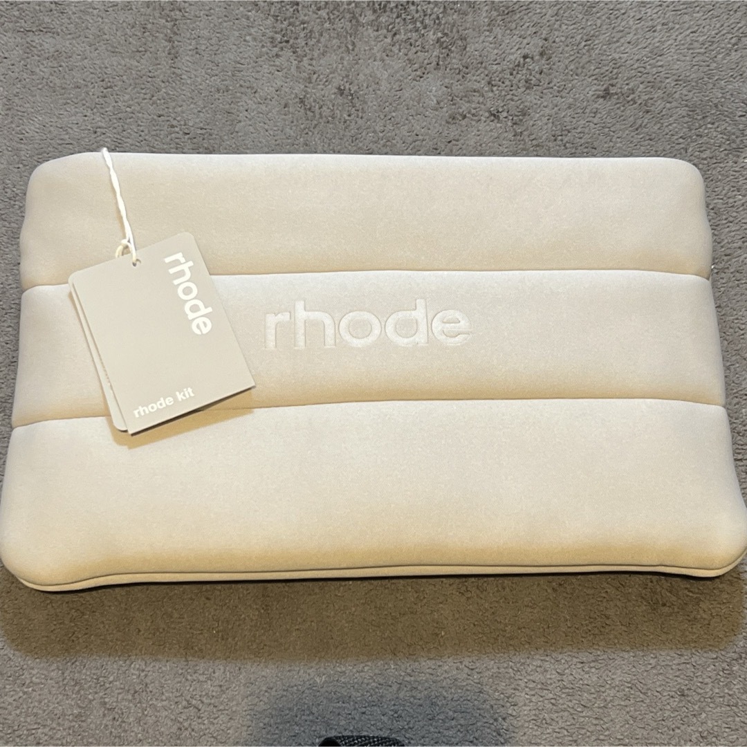 rhode ポーチ ヘイリービーバーの通販 by Q's shop|ラクマ rhode ポーチ ヘイリービーバーの通販 by Q's shop|ラクマ