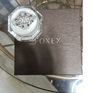 FOXEY(ブローチ/コサージュ ・ グレー/灰色系)のフリマ FOXEY(ブローチ/コサージュ ・ グレー/灰色系)のフリマ