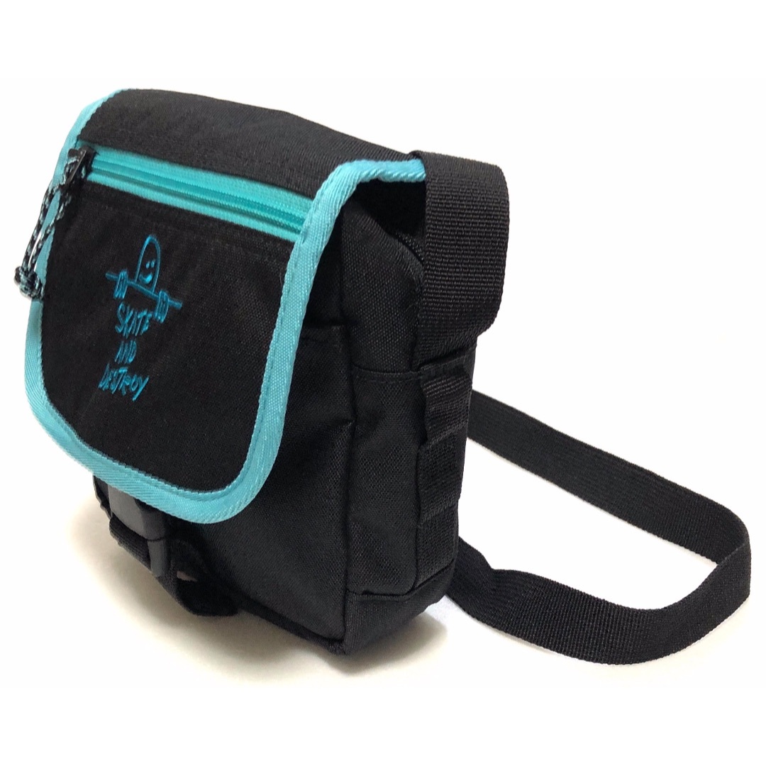 THRASHER(スラッシャー)のTHRASHER スラッシャー 2407045 ショルダーバッグ ブラック ロゴ メンズのバッグ(ショルダーバッグ)の商品写真