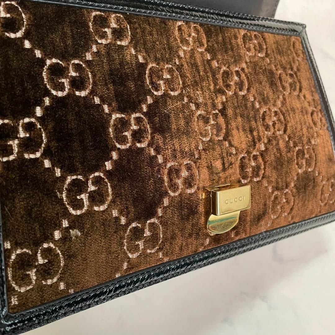 GUCCI - 【美品レア】GUCCI ショルダーバッグ シルヴィ ベロアの GUCCI - 【美品レア】GUCCI ショルダーバッグ シルヴィ ベロアの