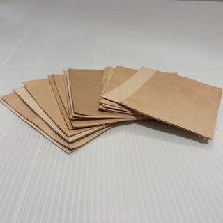 ヌメ革　ナチュラル　15枚セット　ハギレ　ハンドメイド(その他)