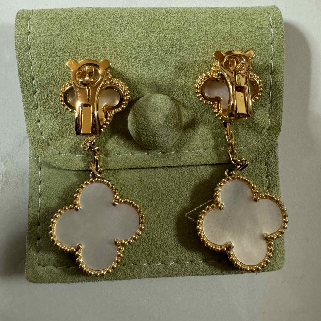 Van Cleef & Arpels - アルハンブラ 2連ピアスの通販 by はち Van Cleef & Arpels - アルハンブラ 2連ピアスの通販 by はち