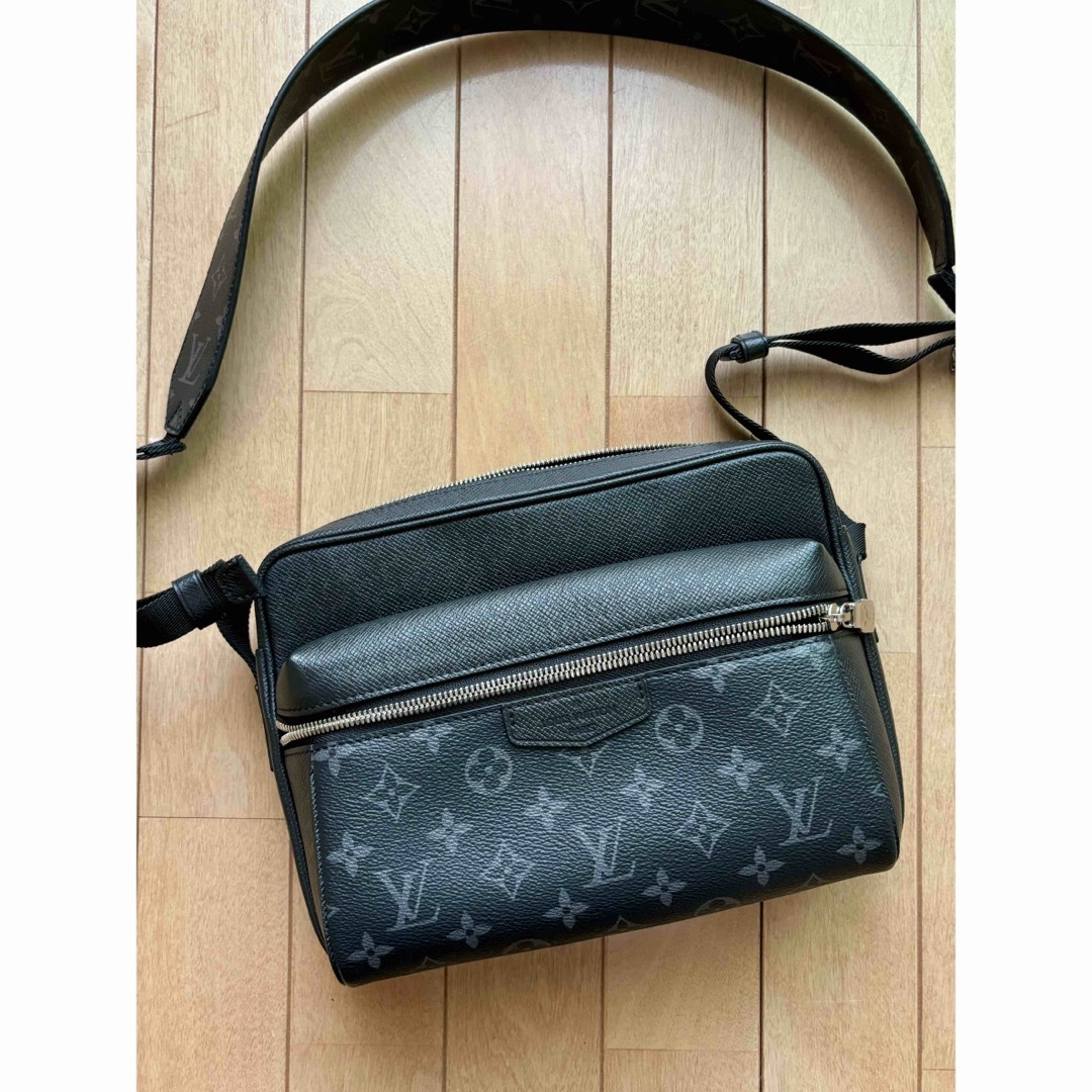 LOUIS VUITTON - ルイヴィトン メンズショルダーバックの通販 by LOUIS VUITTON - ルイヴィトン メンズショルダーバックの通販 by
