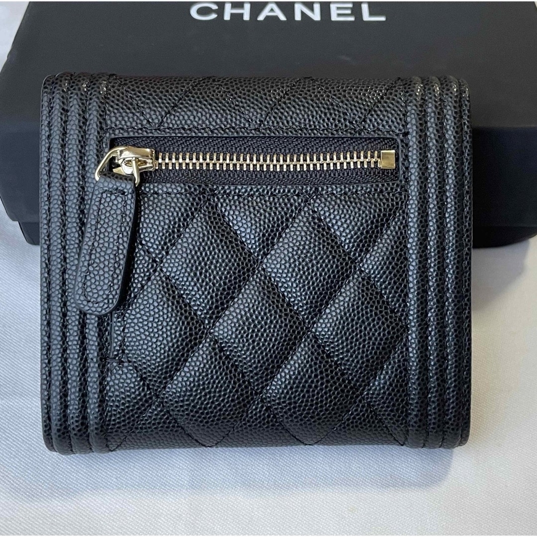 未使用】 CHANEL ボーイシャネル キャビアスキン 三つ折り 財布 黒 未使用】 CHANEL ボーイシャネル キャビアスキン 三つ折り 財布 黒