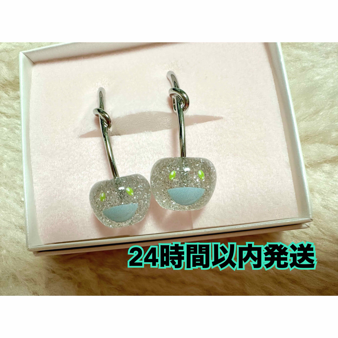 チェリーピアス(ブルーxシルバー) 村上隆 カイカイキキ liquem 新品 チェリーピアス(ブルーxシルバー) 村上隆 カイカイキキ liquem 新品