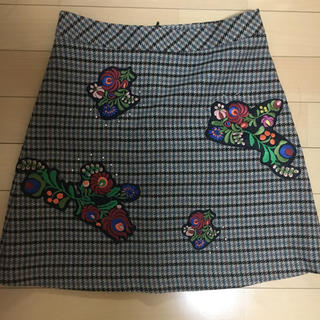 ザラ(ZARA)のZARA 刺繍ワッペンスカート(ミニスカート)