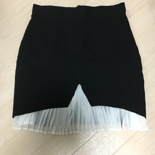 ZARA(ザラ)のザラ シフォンプリーツ付きタイトスカート レディースのスカート(ミニスカート)の商品写真