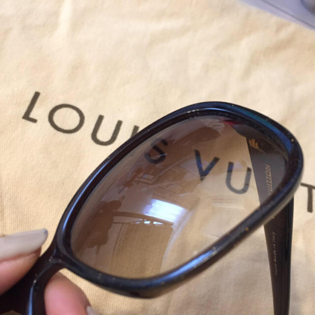 LOUIS VUITTON(ルイヴィトン)の正規品 LOUIS VITTON サングラス レディースのファッション小物(サングラス/メガネ)の商品写真