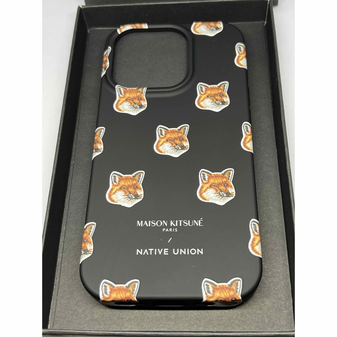 MAISON KITSUNE' - メゾンキツネ All Over Fox iPhone 15 Pro MAISON KITSUNE' - メゾンキツネ All Over Fox iPhone 15 Pro