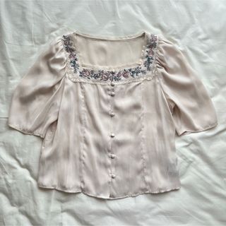アンアナザーアンジェラス(an another angelus)のan another angelusスクエアネックアンティークローズ刺繍ブラウス(シャツ/ブラウス(半袖/袖なし))